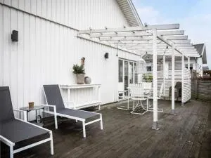 Modern room near the lake - Rydboholm