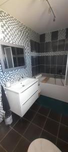 Villas Villa avec piscine proche des plages : photos des chambres
