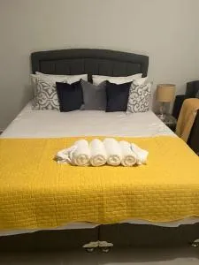 Sunny Seaside Retreat - Studio Apartment, Bahceli - Ayios Yeoryios