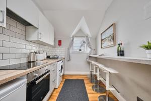 Dunluce Park 5 - Portrush by the Sea