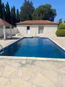 villa 58 coral bay seafront