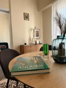 Midcentury Modern Apartment - Keratsínion