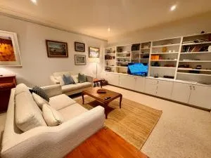 3 Bdrm 2 Bthrm House Close to Canberra CBD & ANU - Belconnen
