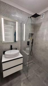 Sunny 3-room Appartement, Near National Stadium