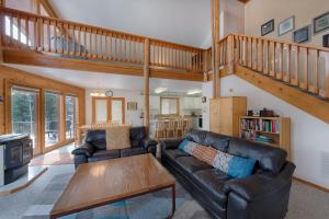 Hilltop Lodge by Casago McCall - Donerightmanagement