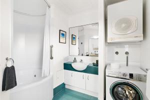 Upstairs 1 Bedroom Unit in Noosaville Resort