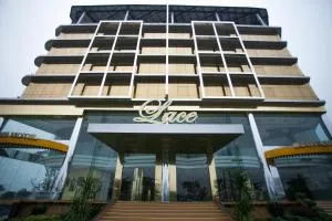 Lace Boutique Hotel - Kangkar Teberau