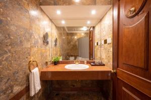 Suite Thuộc Địa (Colonial Suite)