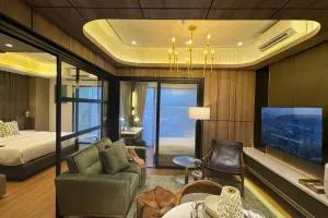 Earthy Modern 2 Bedrooms Apt - Ngemplak