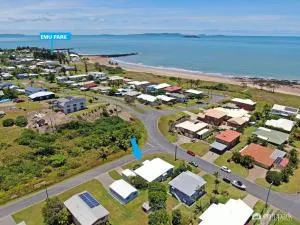Colleen's Beach Shack! - Emu Park