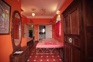 Holi-Wood Guesthouse