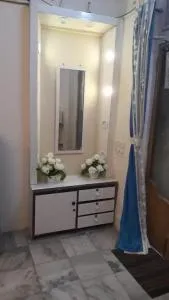 Studio ground floor khar - Khār