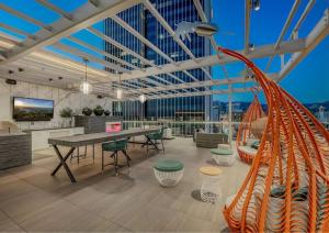 Spacious Hollywood Home Sunset View-Free Parking 10mins to Universal Studios