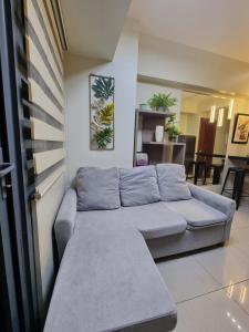1BR Condo with Balcony at Horizons 101