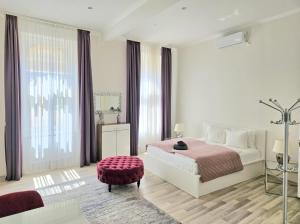 Designer Downtown Gem