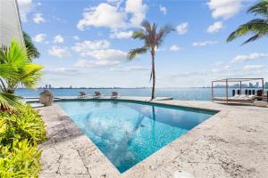Villa Hashmi Luxury 5BD & 5BA Retreat on North Bay Island