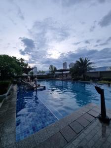 Studio Condo Unit at Horizons 101