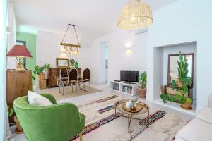 Sunny & Charming Oeiras Historical Center House