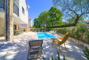 VILLA - BELLISSIMA Malinska with private heated pool and table tennis - smart TV