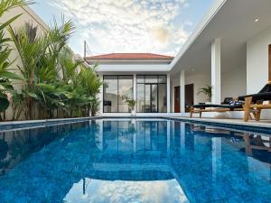 PROMO - Brand New 2BDR Villa in Quite Place Canggu with Private Pool - 4hvězdičkové hotely ve městě Kerobokan