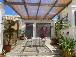 Villa Jasmine, Sea and Mountain View in peaceful hamlet