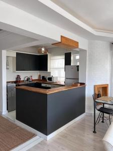 Cozy Flat with Seaview and Beach