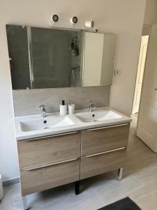 Maisons de vacances Maison hyper centre Jacuzzi : photos des chambres