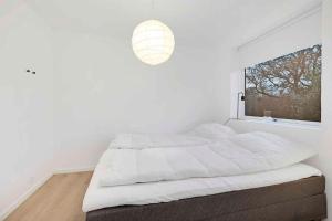 Flot renoveret sommerhus, tæt på vandet