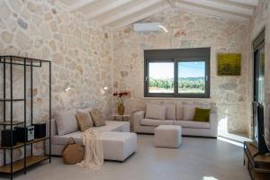 Villa Nava - Nestled in Olive Trees with Private Pool, by ZanteWize