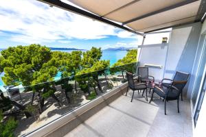 Modern apartment in Makarska with sea view