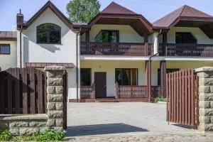 Locmana nams - Bernāti