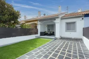 Mediterranean Breeze Beach House - Molinell