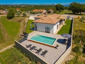 Villa Benčić by Istrialux - Hrboki