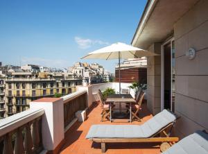 Three-Bedroom Apartment room in BCN Rambla Catalunya Apartments