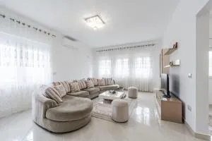 Hometown Apartment - Kordhocë