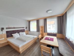 Two-Bedroom Apartment room in Kinderhotel Stefan