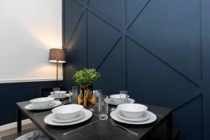 The Stone House - Spacious, Central, Modern