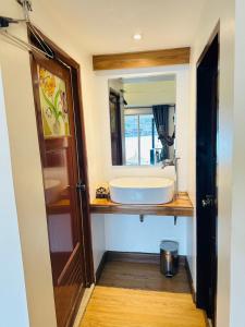 Punam Rukthai Resort