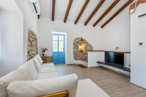 Holiday house KUNTENTA with pool and jacuzzi