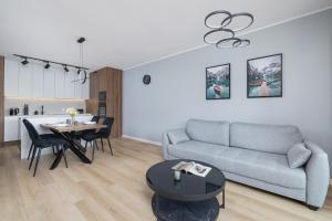 Katowice Brynów Apartament dla 4 osób z Parkingiem by Noclegi Renters