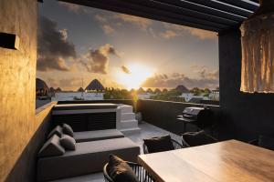 Luxury Twin Villas, 4 Private Pools, 2 Rooftops, BBQ, Near Beach