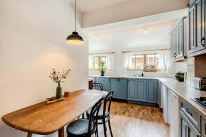 The Writers Retreat- Hastings