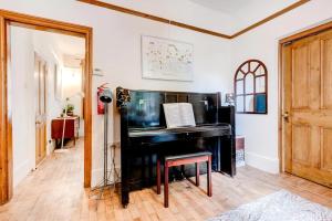 The Writers Retreat- Hastings