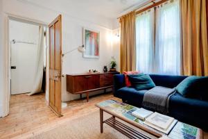 The Writers Retreat- Hastings