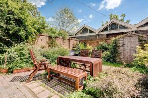 The Writers Retreat- Hastings