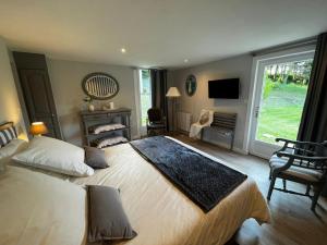 B&B / Chambres d'hotes chambre d'hotes dans un moulin du 16eme : photos des chambres