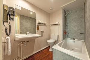 Hotels Logis Hotel Center : Chambre Double Grand Confort