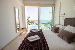 Prime Protaras Seafront Apt