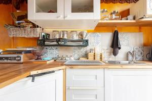 Maisons de vacances Maison atypique avec vue sur la montagne a Montjoie-en-Couserans : photos des chambres