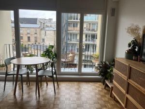 Confortable studio Canal st Martin